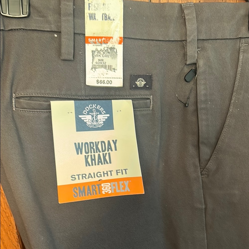 Dockers⭐️NWT Gray WORKDAY Classic Flat Front PANTS 40X32 - Picture 2 of 9